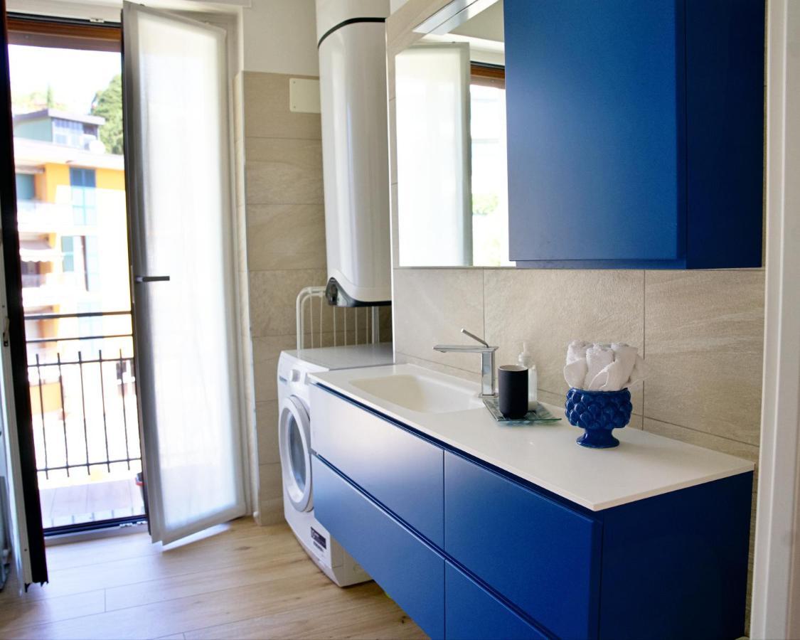 The Blue - Lake / City View Modern Apt Near Villa Olmo Como Dış mekan fotoğraf